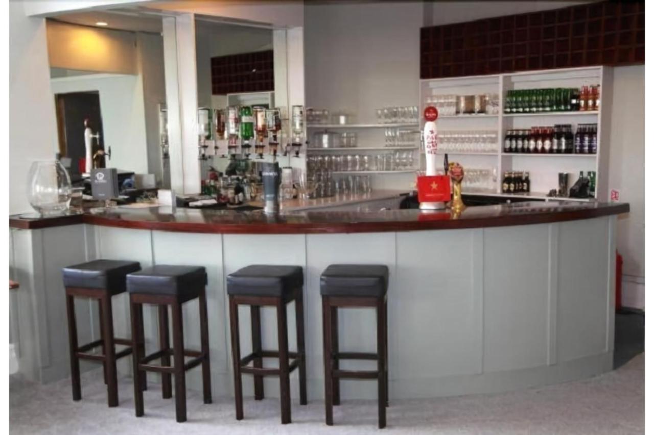 Hampton Court Hotel Molesey Dış mekan fotoğraf